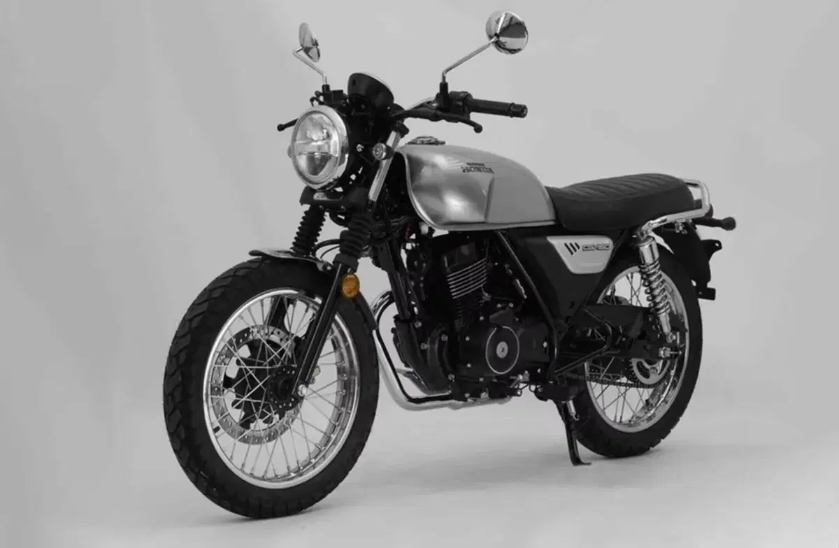 Honda CGX 150: salto nel passato (3)