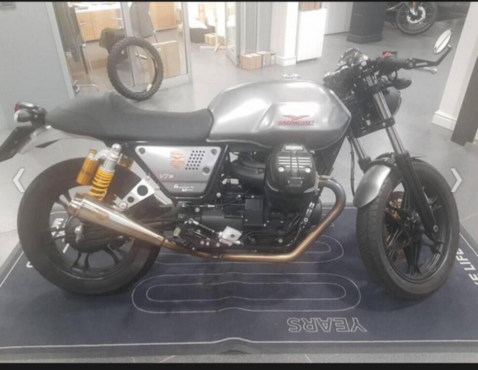 Moto Guzzi V7 III Stone (2017 - 20)