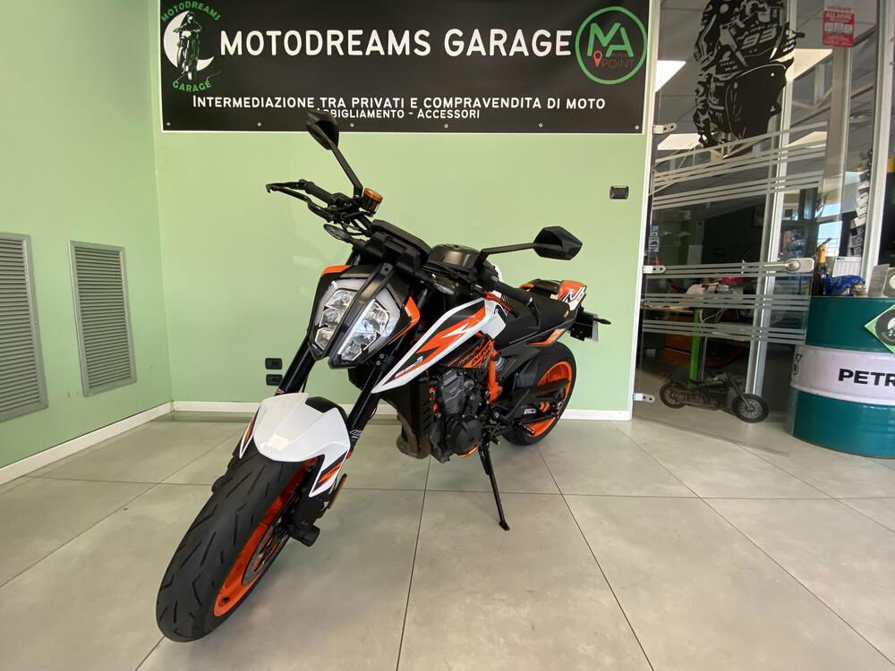 KTM 890 Duke R (2021) (4)