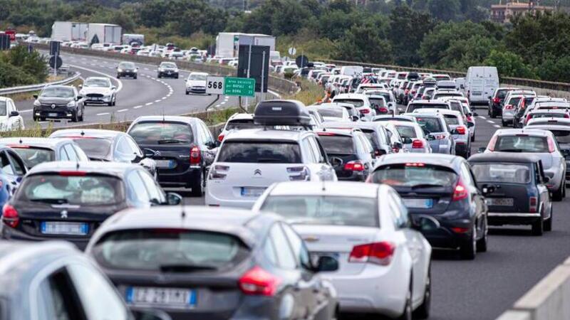 Esodo di Ferragosto 2024: &egrave; traffico da bollino rosso per il ponte. Ecco le strade coinvolte