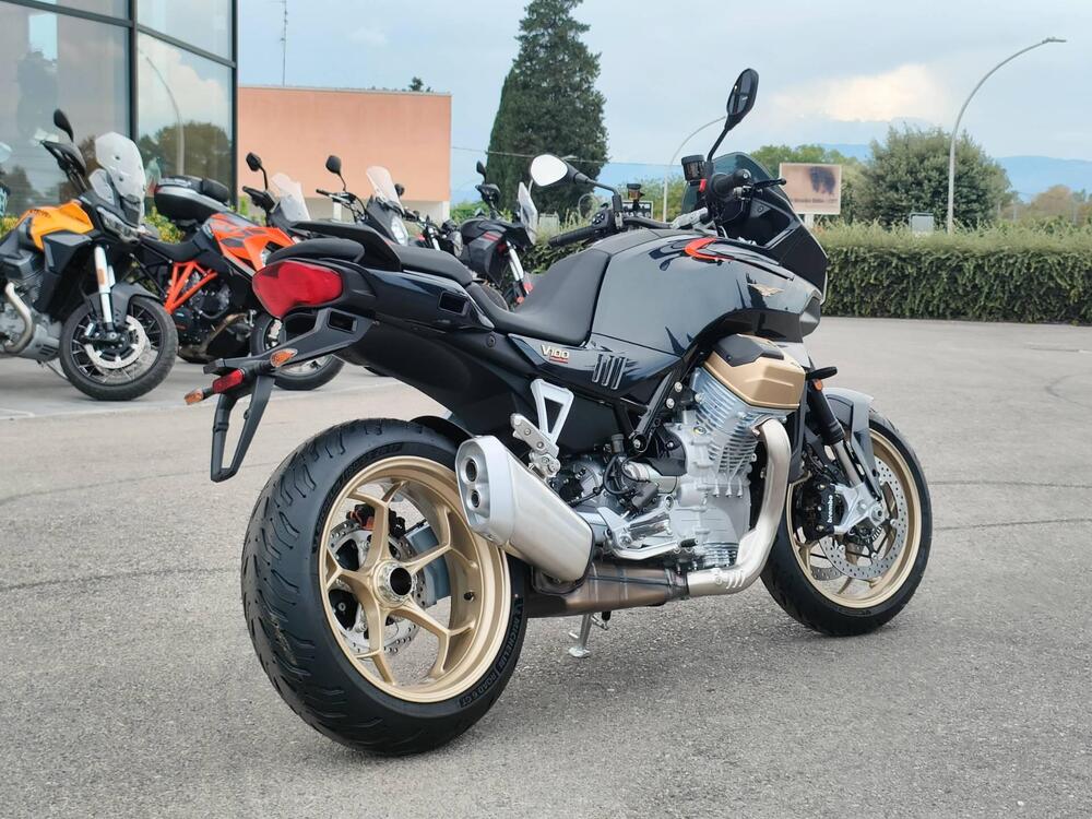 Moto Guzzi V100 Mandello (2023 - 24) (2)