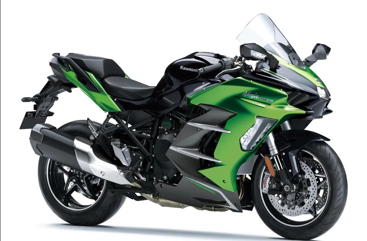Kawasaki: dieci nuove colorazioni per la gamma Ninja 2025  (10)