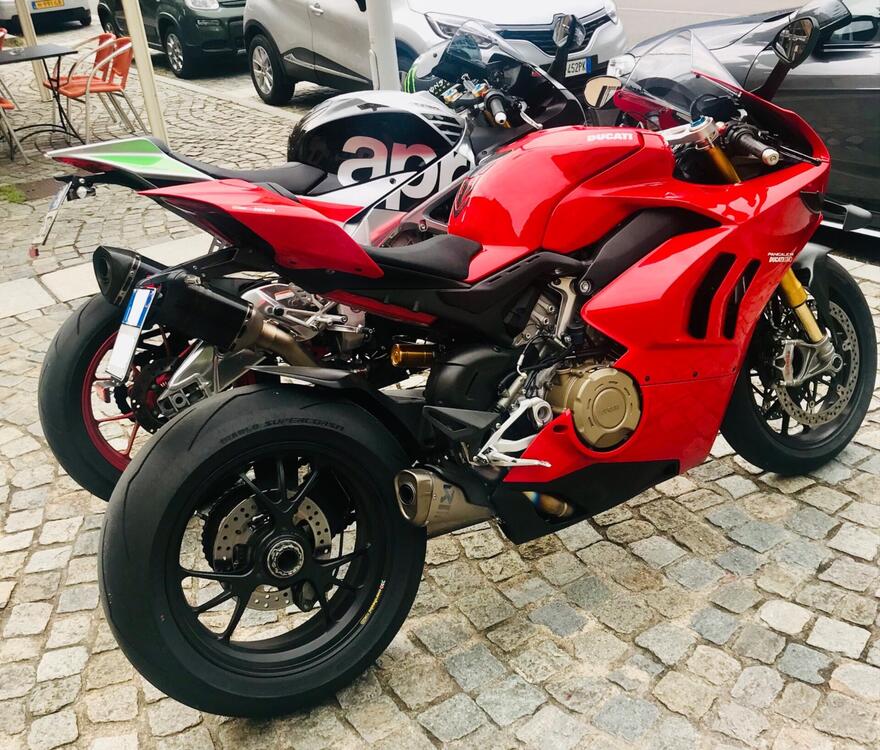 Ducati Panigale V4 S 1100 (2020) (4)