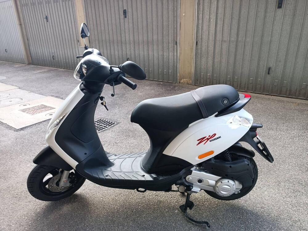 Piaggio Zip 50 4T (2018 - 20) (4)