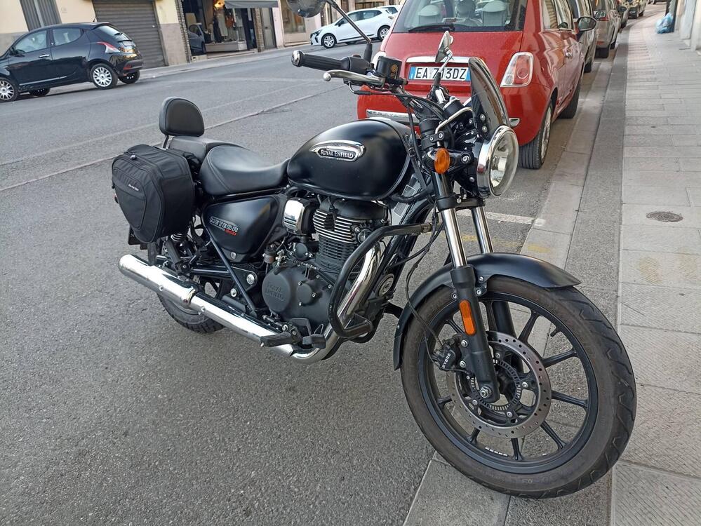 Royal Enfield Meteor 350 Supernova (2021 - 24) (2)