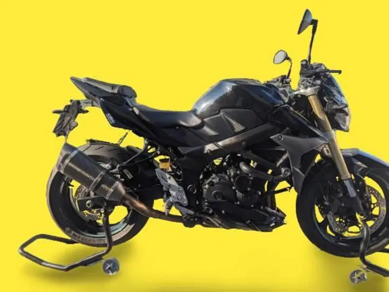 Suzuki GSR 750 (2010 - 15) (5)