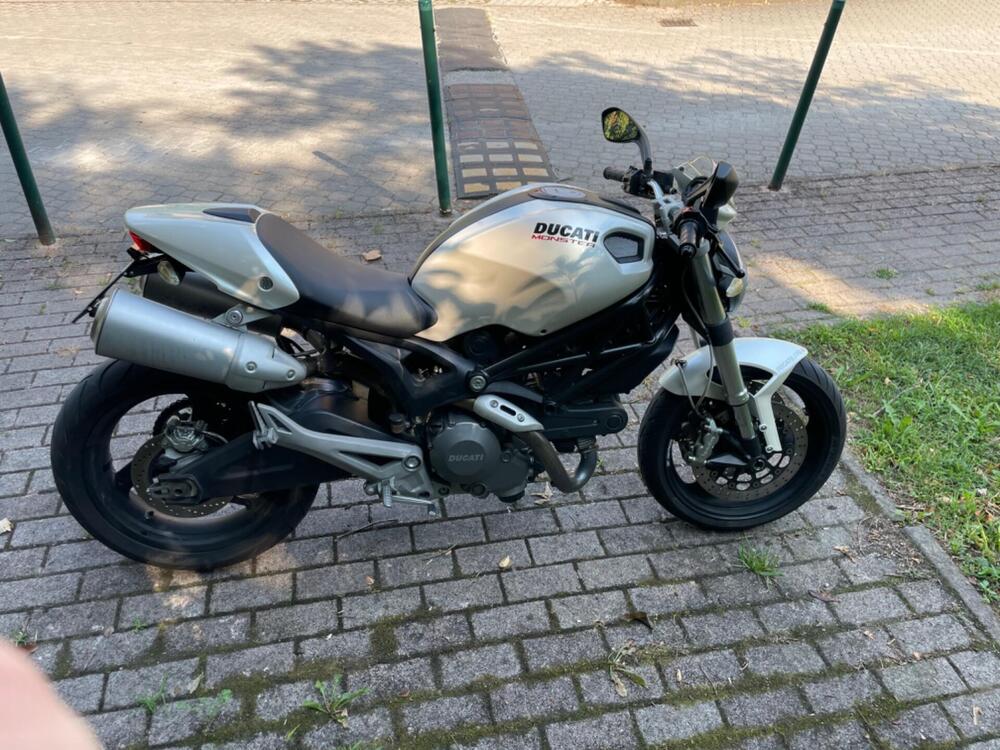 Ducati Monster 696 Plus (2007 - 14) (2)