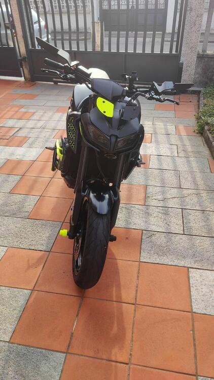 Yamaha MT-09 (2017 - 20) (4)