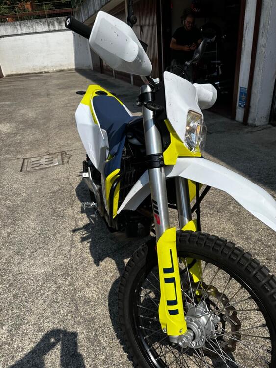 Husqvarna 701 Enduro (2023 - 24) (2)