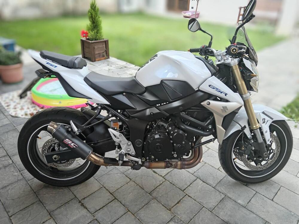 Suzuki GSR 750 (2010 - 15)