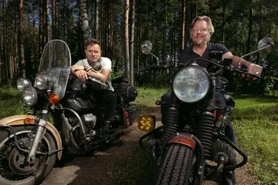 Ewan McGregor e Charley Boorman in partenza per la nuova "Long Way" su moto d'epoca!