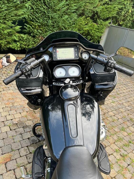 Harley-Davidson 107 Road Glide (2017) - FLTRX (2)