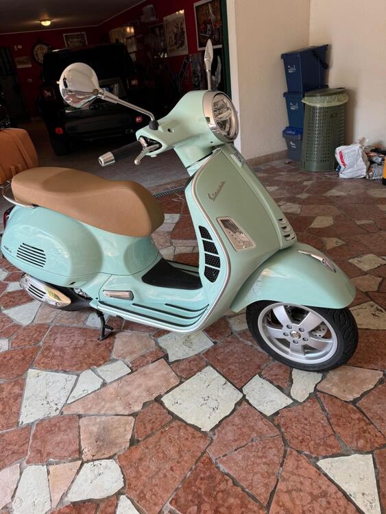 Vespa GTS 300 Hpe (2019)