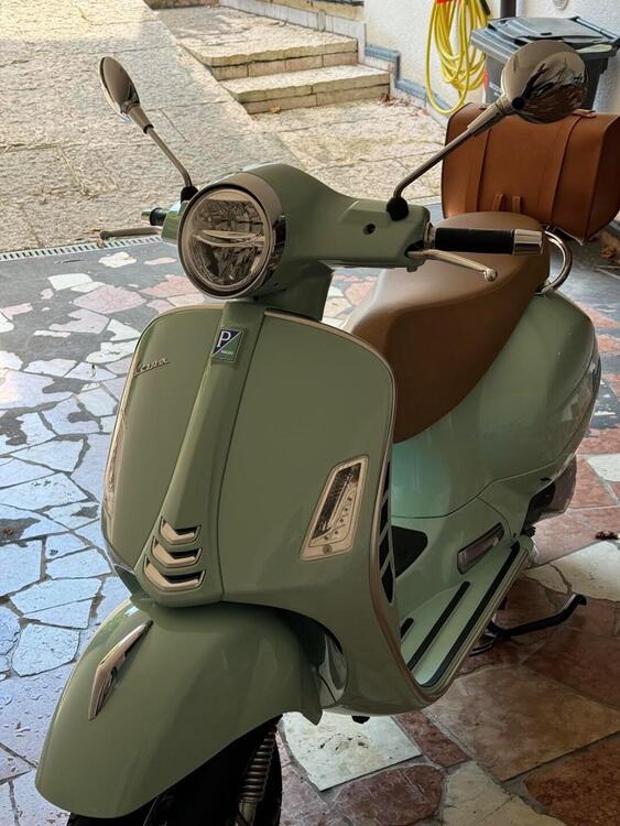 Vespa GTS 300 Hpe (2019) (3)