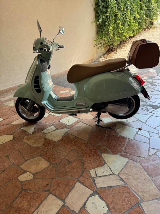 Vespa GTS 300 Hpe (2019) (5)