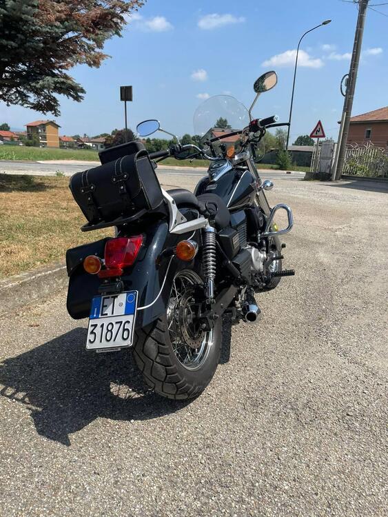 Um Italia Renegade Commando Classic 125 (2019 - 22) (4)