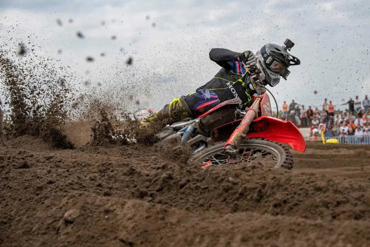 MXGP #16. GP Olanda. Travolgente doppietta Herlings, Prado più vicino a Gajser [VIDEO] (15)