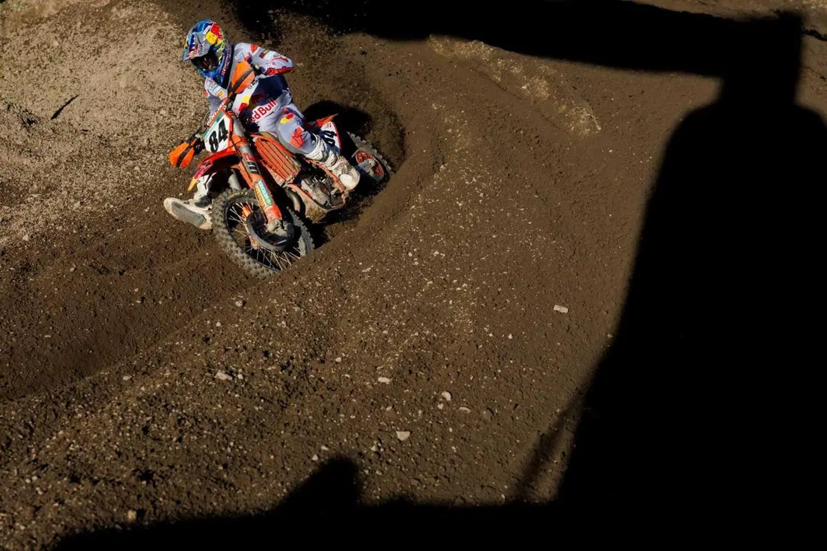 MXGP #16. GP Olanda. Travolgente doppietta Herlings, Prado più vicino a Gajser [VIDEO] (25)
