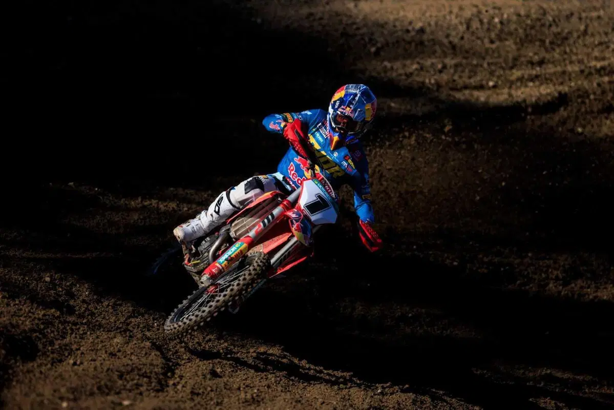 MXGP #16. GP Olanda. Travolgente doppietta Herlings, Prado più vicino a Gajser [VIDEO] (28)