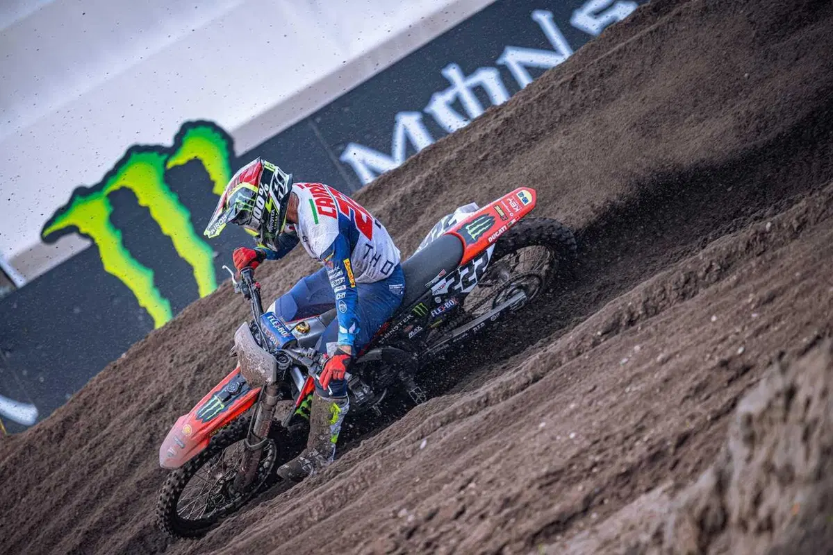 MXGP #16. GP Olanda. Travolgente doppietta Herlings, Prado più vicino a Gajser [VIDEO] (4)