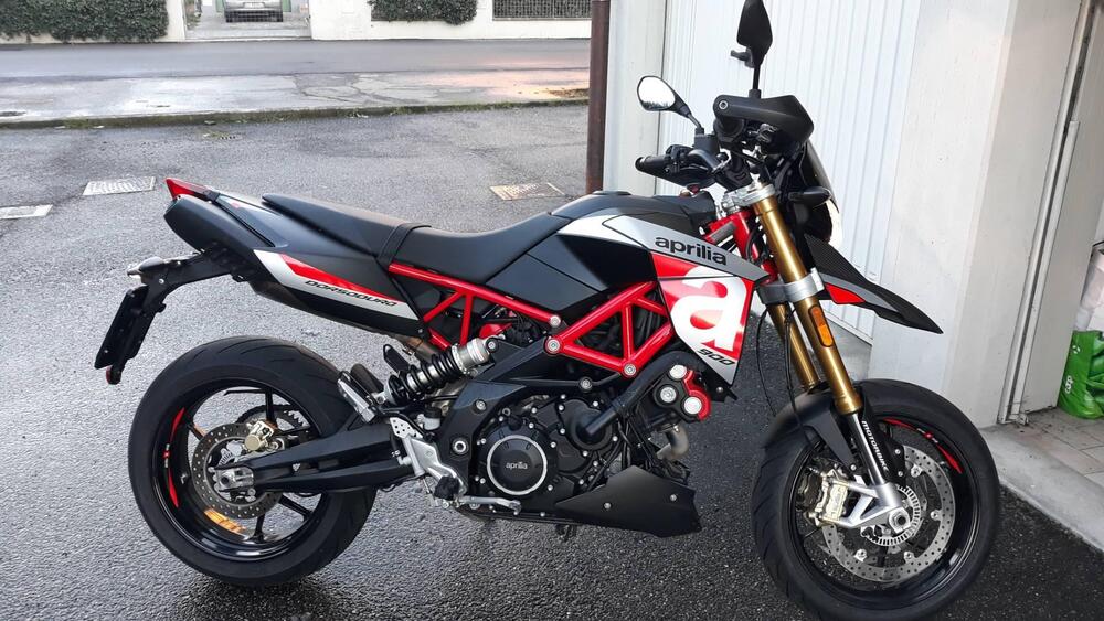 Aprilia Dorsoduro 900 (2017 - 20) (2)