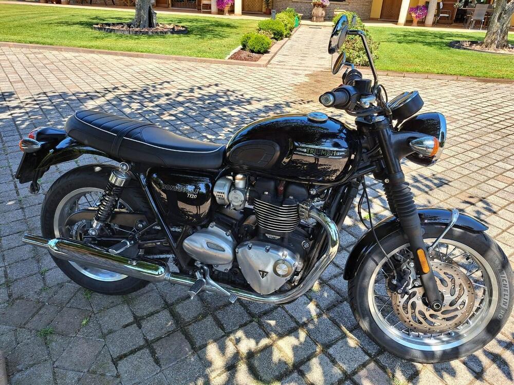 Triumph Bonneville T120 (2021 - 24) (5)