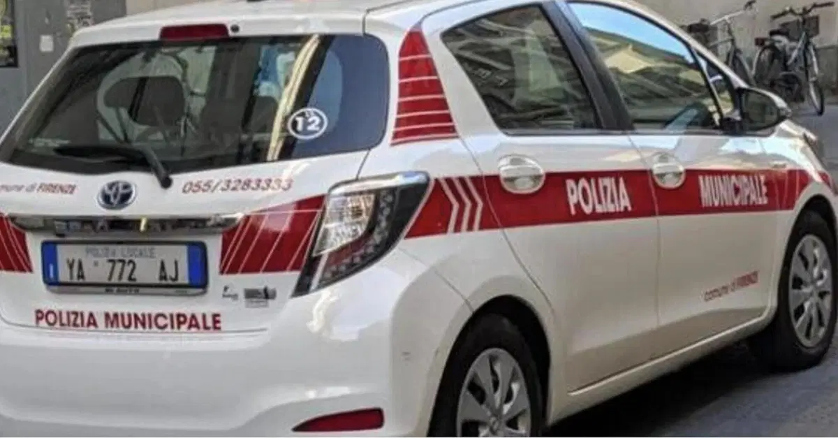 Coppia cilena a spasso in moto per Firenze la pagher&agrave; davvero cara!