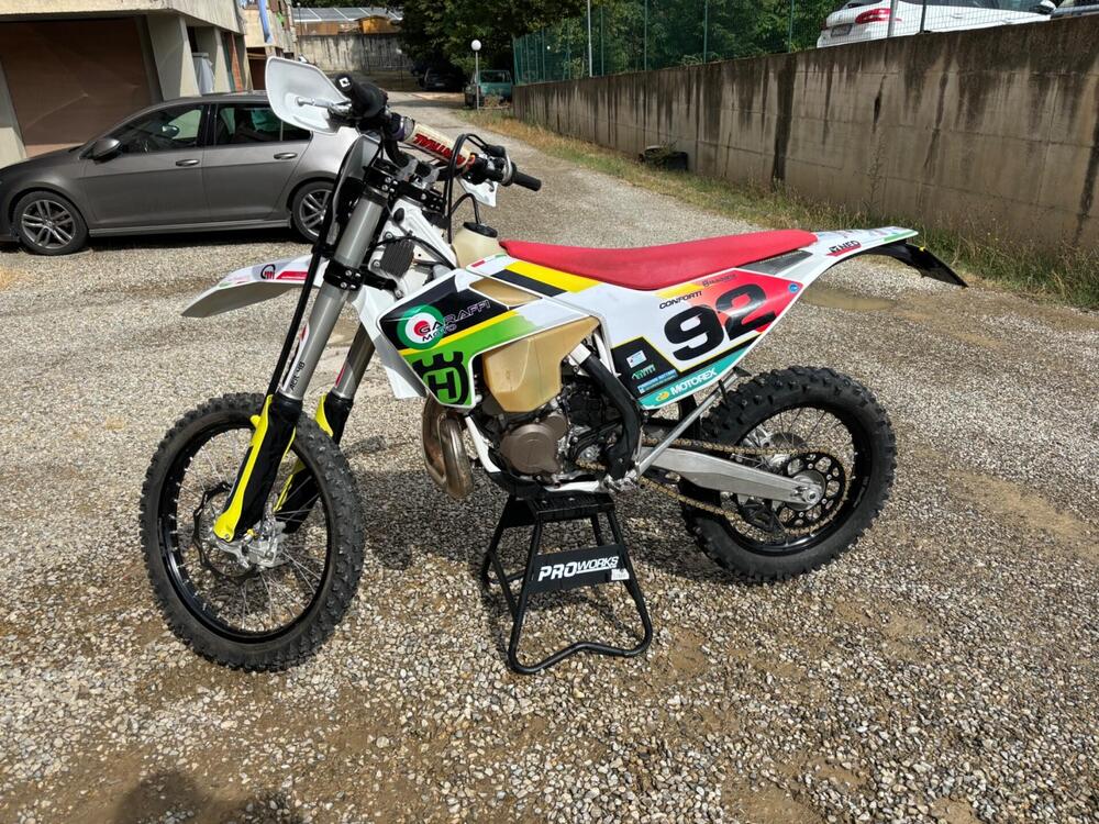 Husqvarna TE 300i (2019) (2)