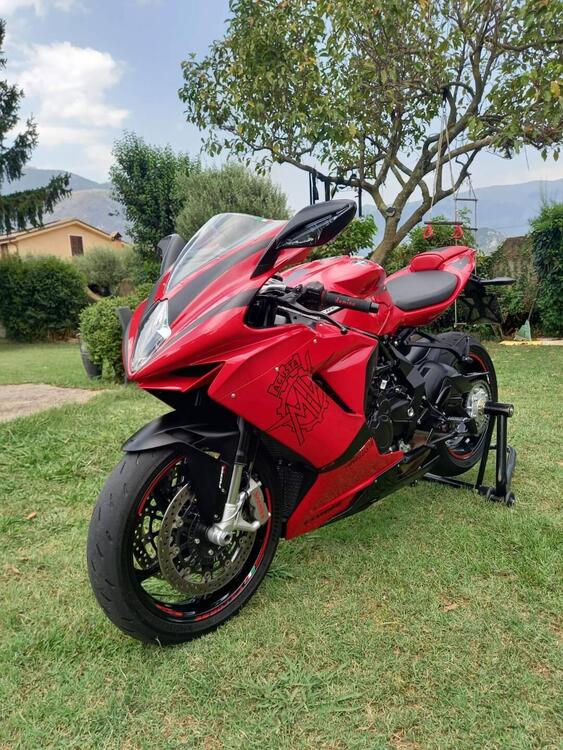 MV Agusta F3 800 Rosso (2021 - 23) (2)