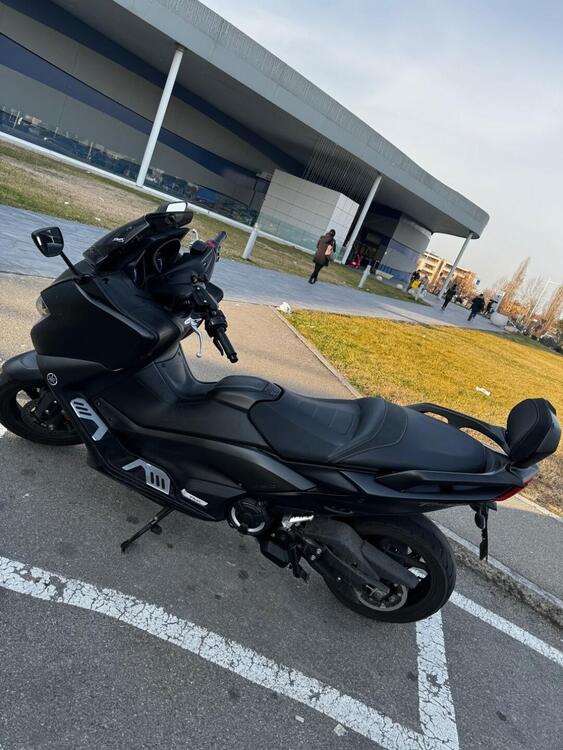 Yamaha T-Max 560 (2022 - 24) (4)