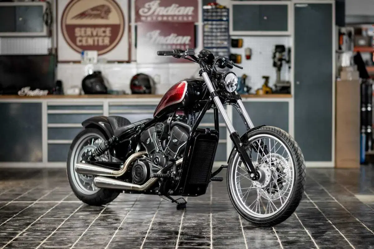 Una Scout in stile chopper old school conclude la serie Forged di Indian  (7)