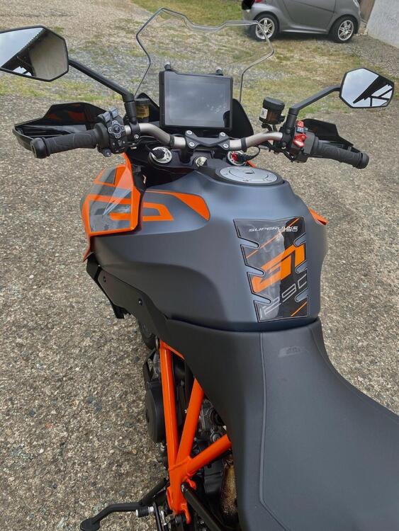 KTM 1290 Super Duke GT (2022 - 24) (4)