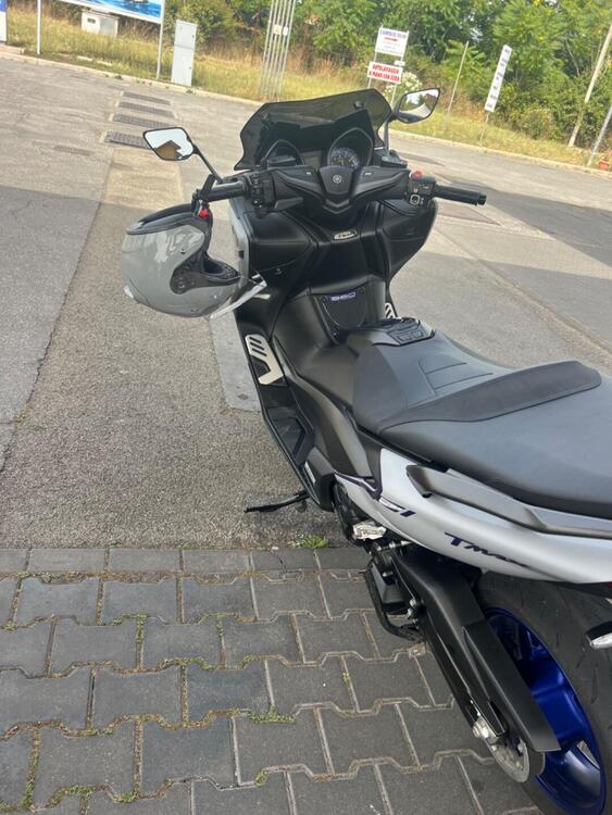 Yamaha T-Max 560 (2020 - 21) (4)