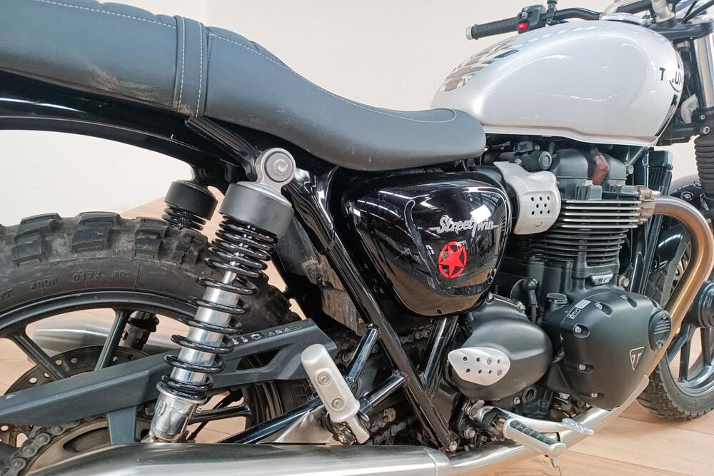 Triumph Street Twin 900 (2017 - 18) (4)