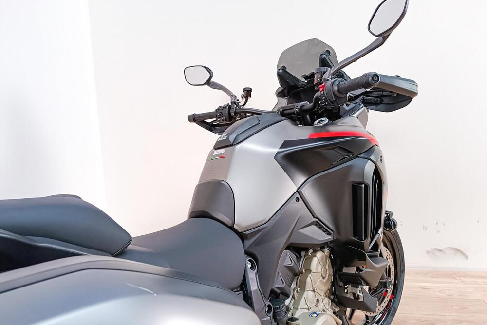 Ducati Multistrada V4 S Grand Tour (2024) (4)