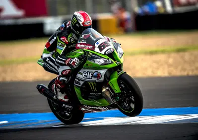 Dominio di Rea in gara 1 SBK a Buriram