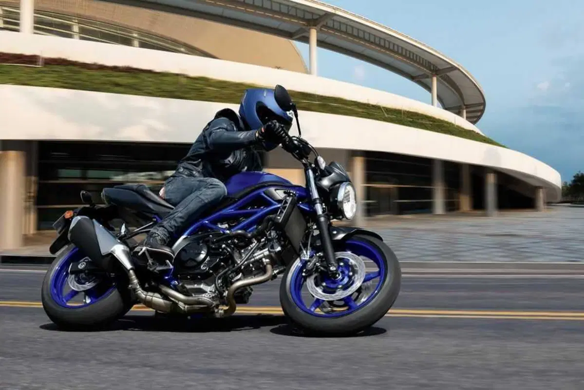 Tre nuovi colori per i 25 anni della SV 650 (5)