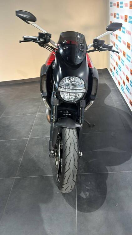 Ducati Diavel 1200 Carbon (2010 - 13) (3)