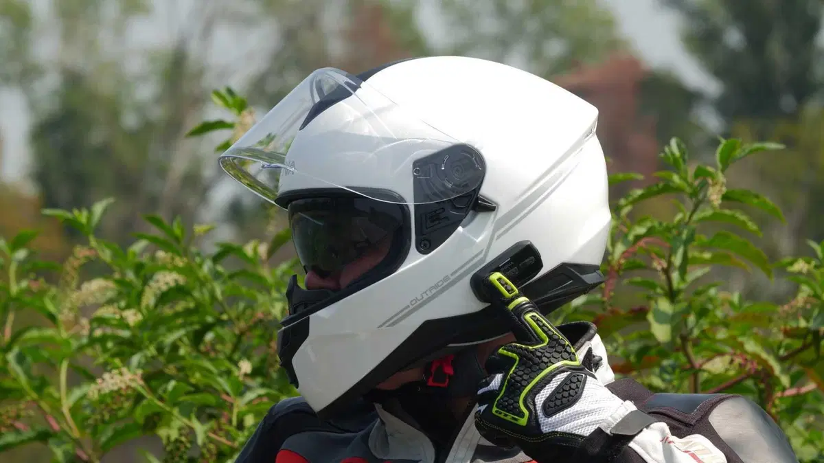 SENA OUTRIDE, il casco integrale con interfono integrato Bluetooth 5.1 [VIDEO]