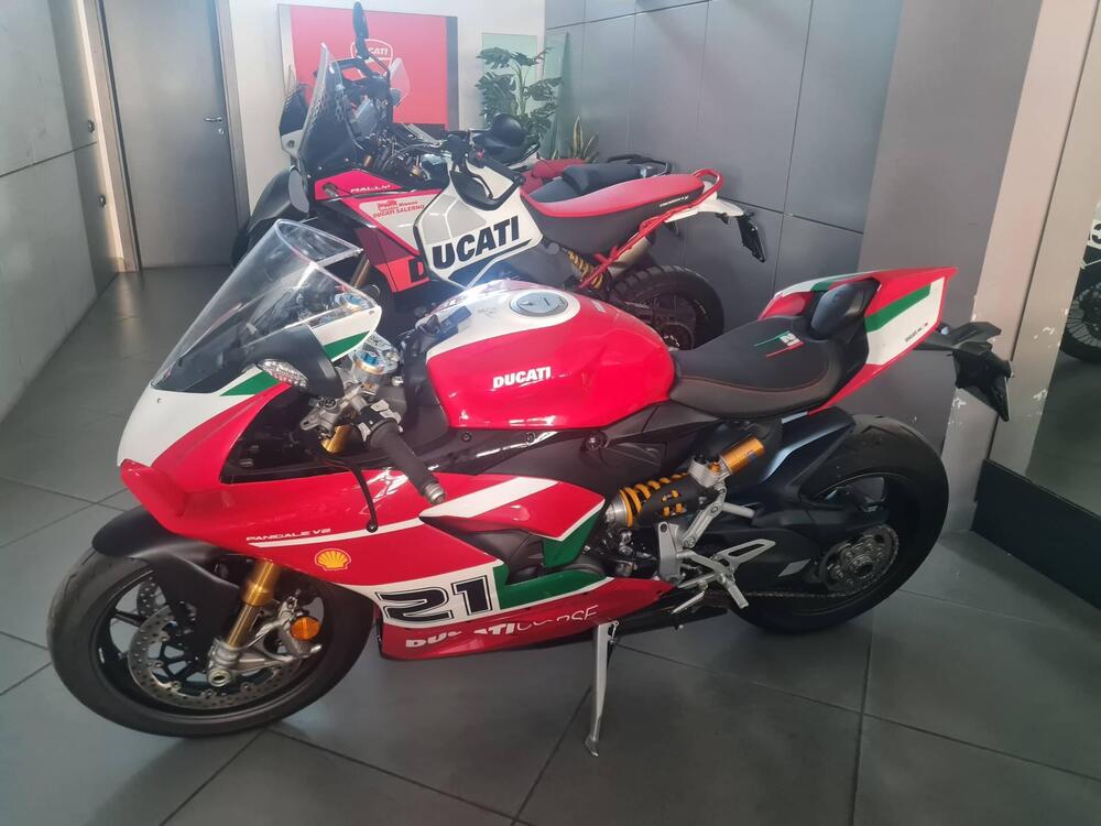 Ducati Panigale V2 Bayliss 1st Championship 20th Anniversary (2021 - 24) (2)