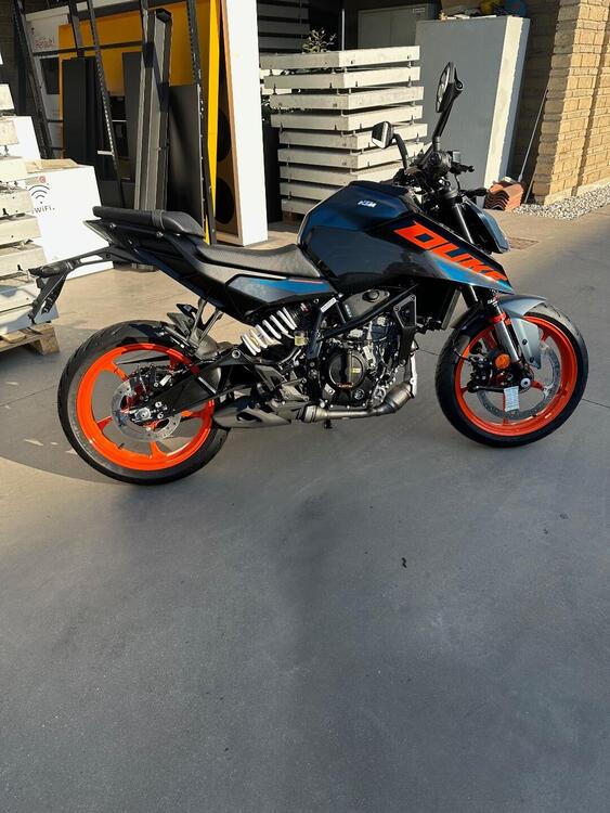 KTM 125 Duke (2024) (2)