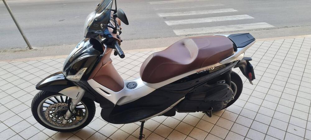 Piaggio Beverly 300 i.e. ABS-ASR (2016 - 20) (2)