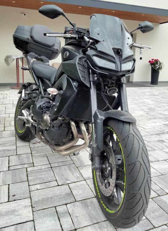 Yamaha MT-09 (2017 - 20) (4)