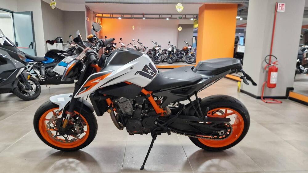 KTM 890 Duke R (2020) (4)