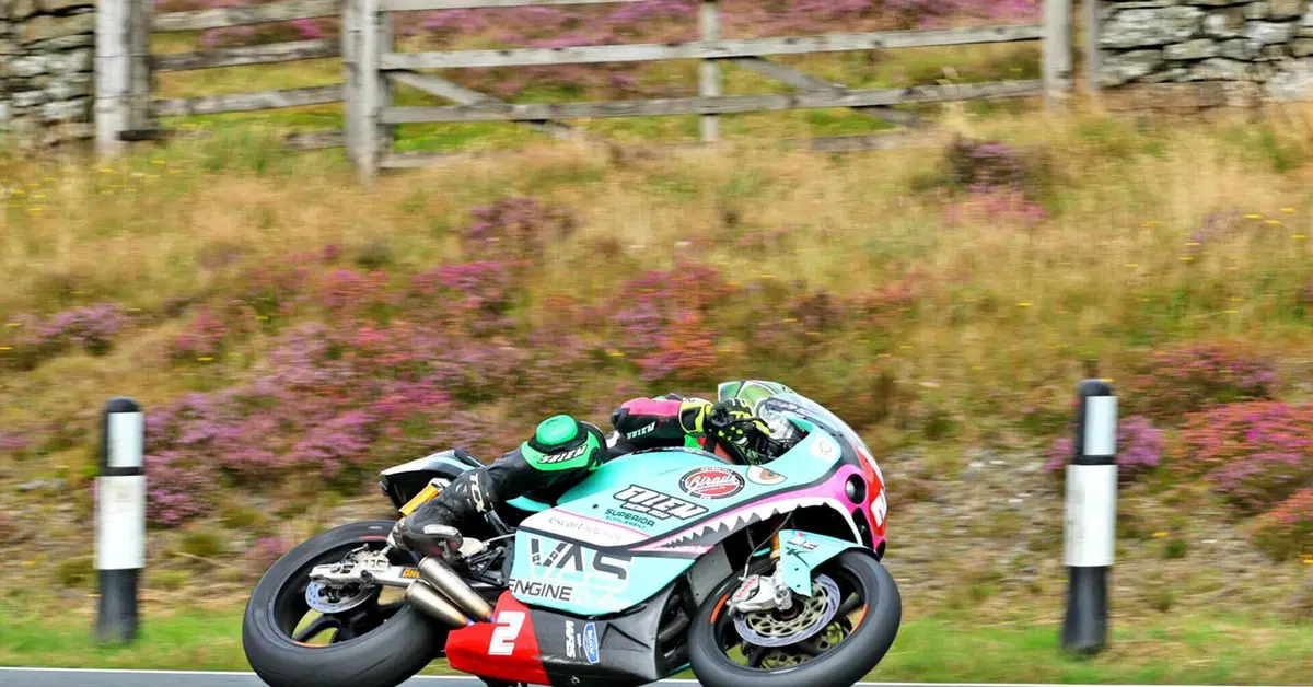 Manx GP 2024: tra debutti e maltempo, ecco cosa accade nella road race sull'Isola di Man