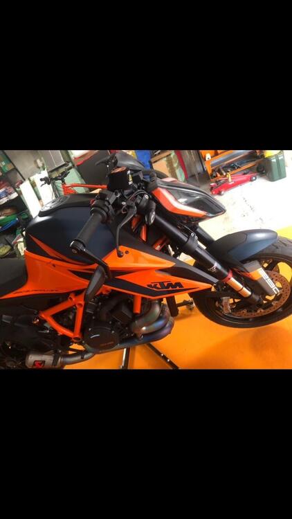 KTM 1290 Super Duke R (2020) (2)