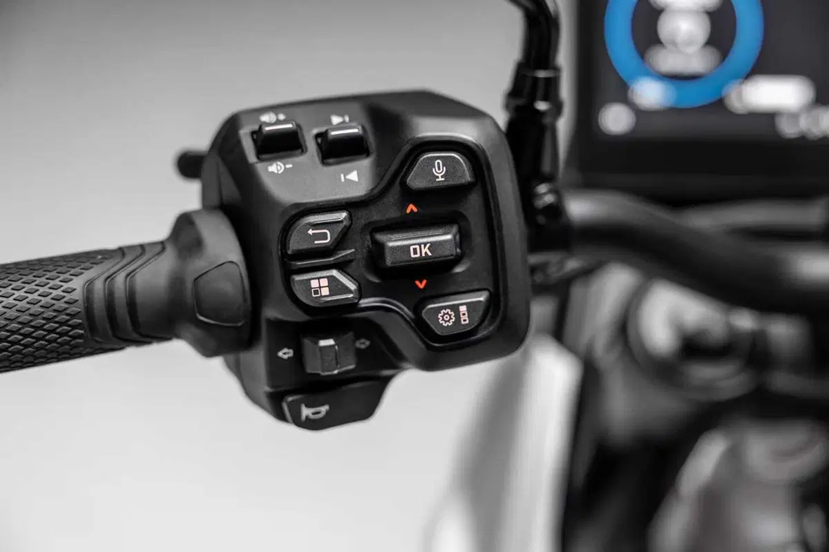 Can-Am Pulse e Origin: foto, caratteristiche e prezzi delle nuove elettriche BRP (11)