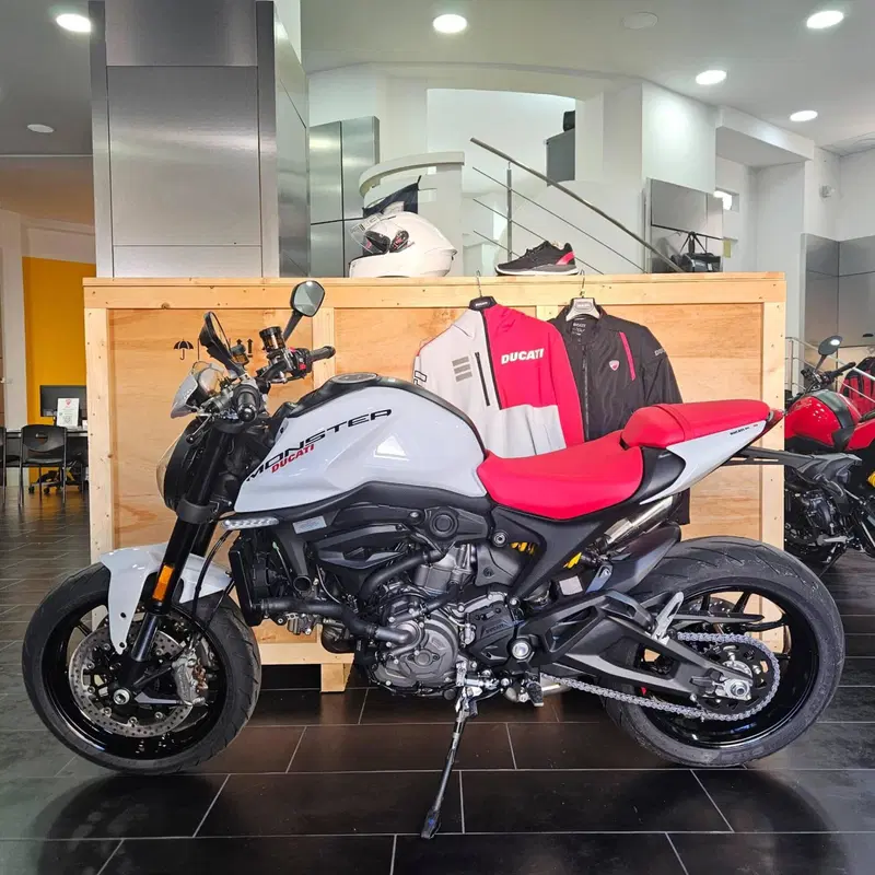 Ducati Monster 937 + (2021 - 25) (2)