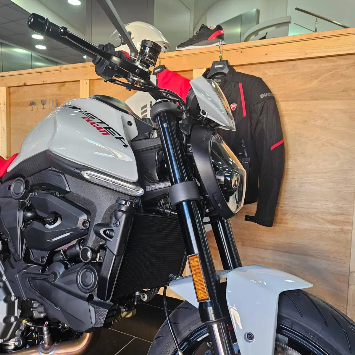 Ducati Monster 937 + (2021 - 25) (3)