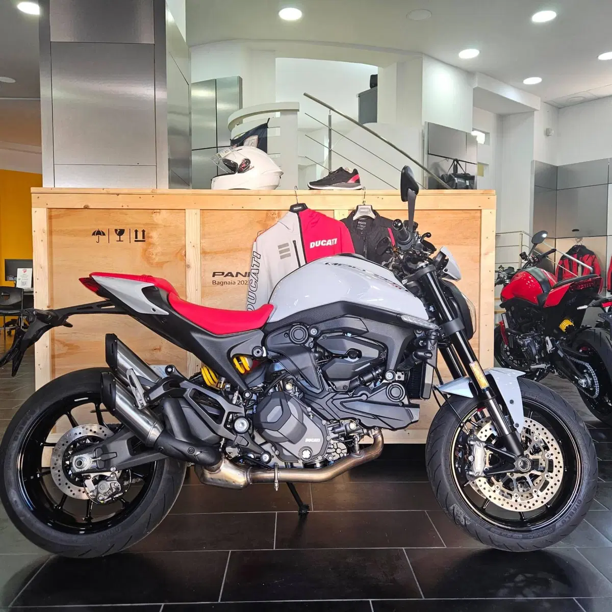 Ducati Monster 937 + (2021 - 25) (5)